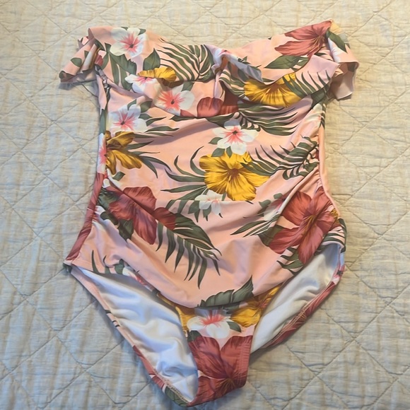 NWOT Floral swimsuit - Picture 3 of 8